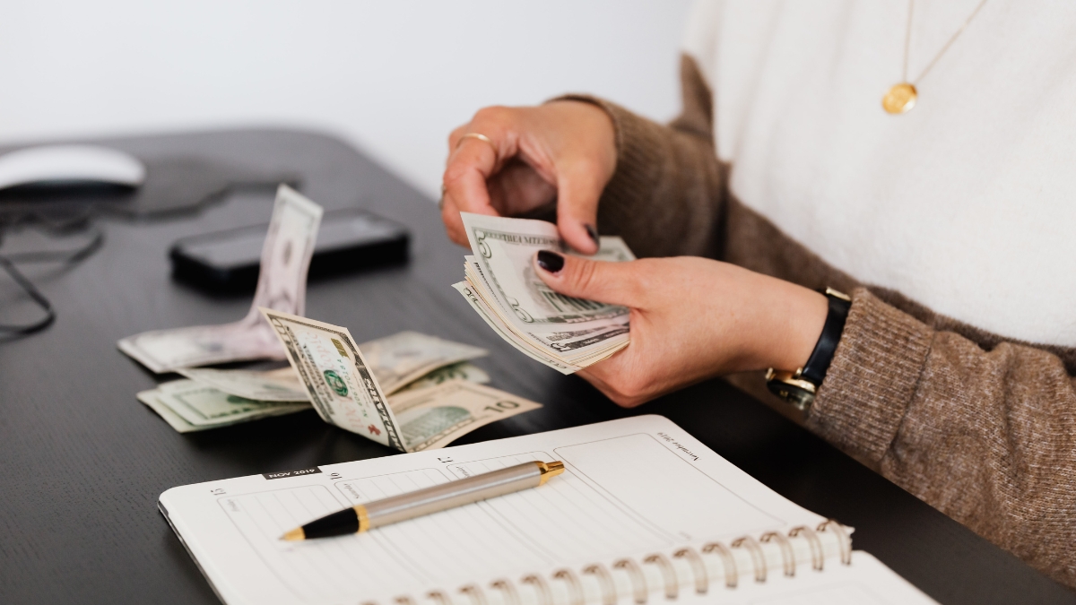 Side Hustles for Stay-At-Home Moms With No Money to Start
