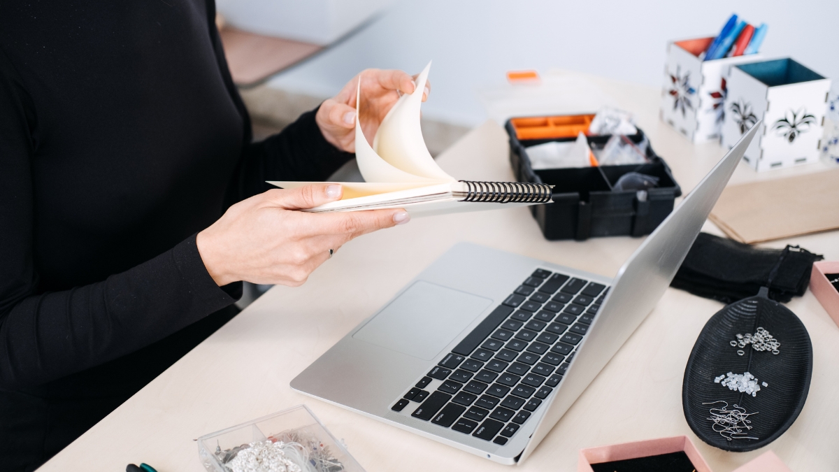 Side Hustles for Stay-At-Home Moms With No Money to Start