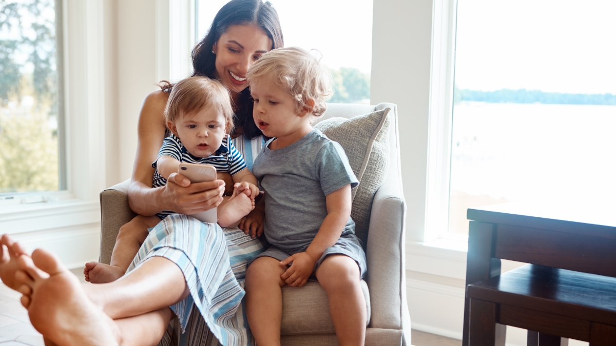 The New Stay-At-Home Mom Career - Finance & Income Guide Meta