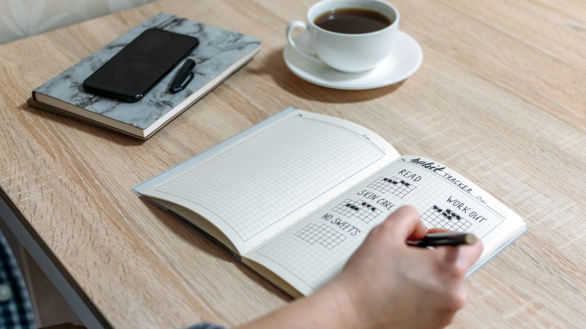 The 10-Minute Journal Habit: A Tiny Reflection Practice That Actually Fits Real Life 10 minute journal practice 4