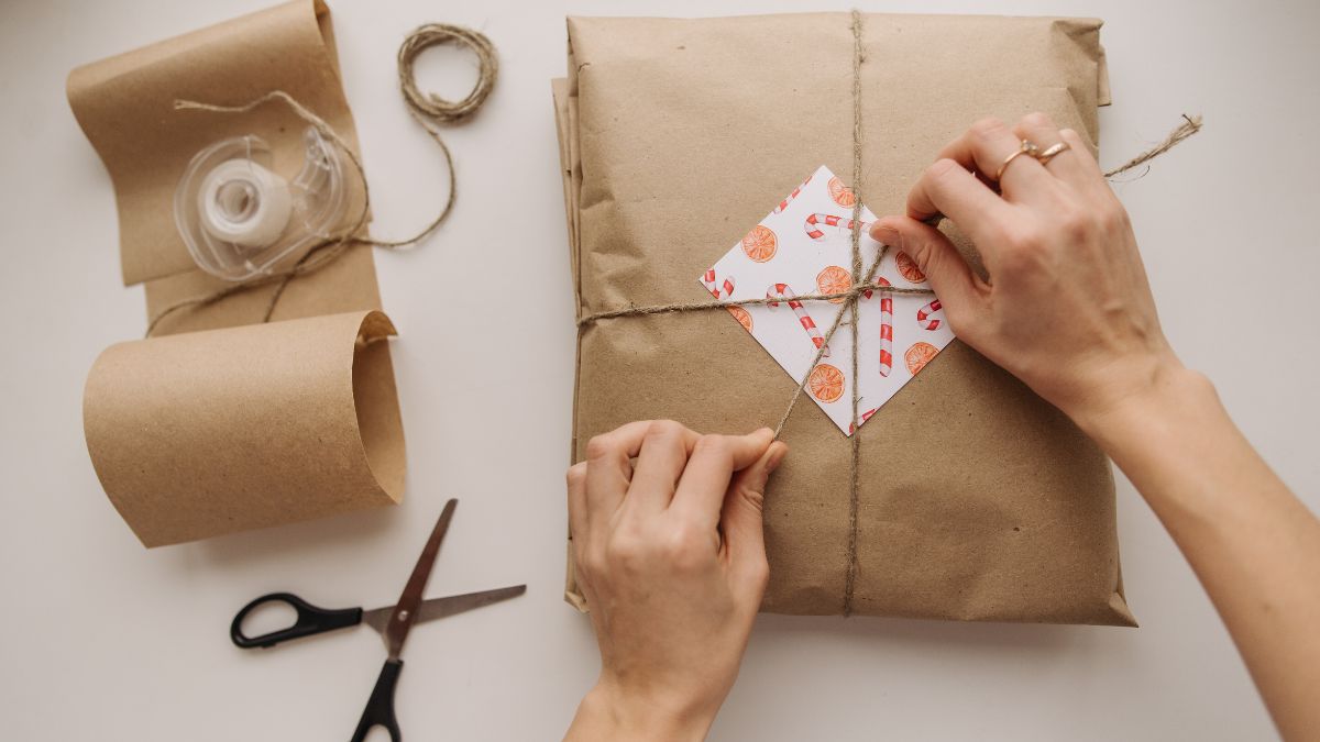 The Prettiest DIY Gift Wrapping Ideas Using Printable Art diy gift wrapping ideas 5