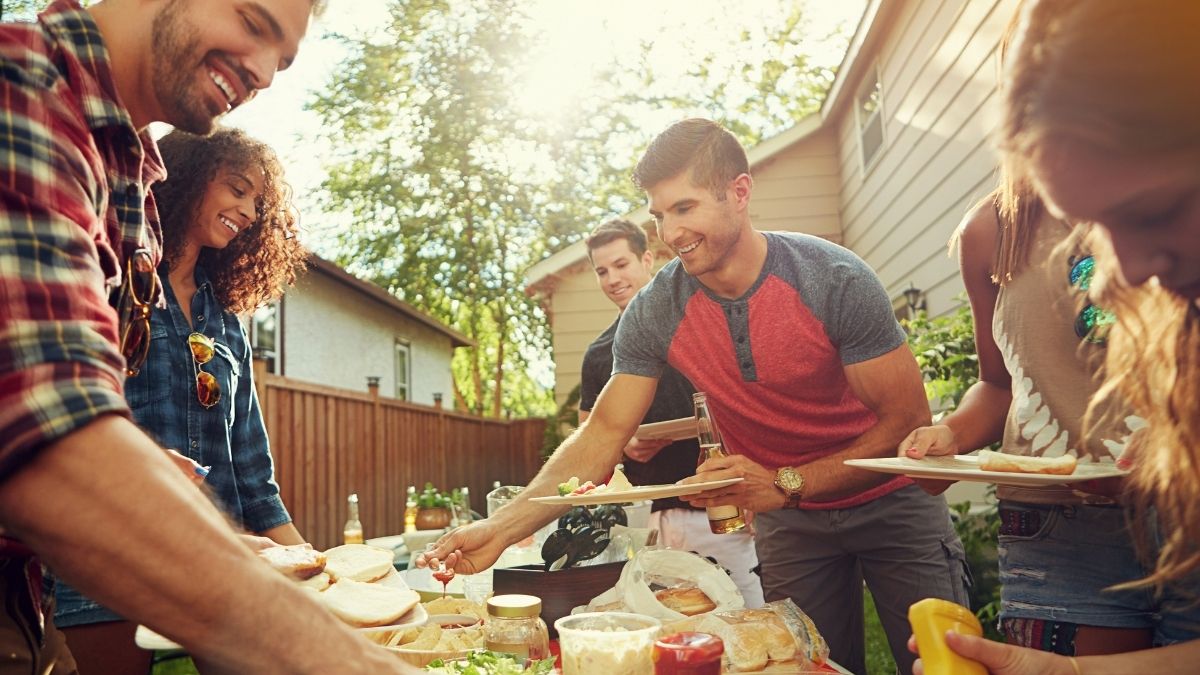 weekend hangout ideas for friends 7