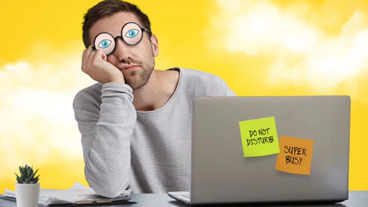 12 Must-Know Tips to Stay Awake and Relaxed at the Office