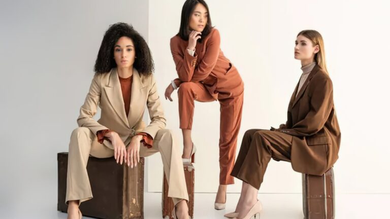 Business Casual Outfits for Women: 15 Looks That Always Work