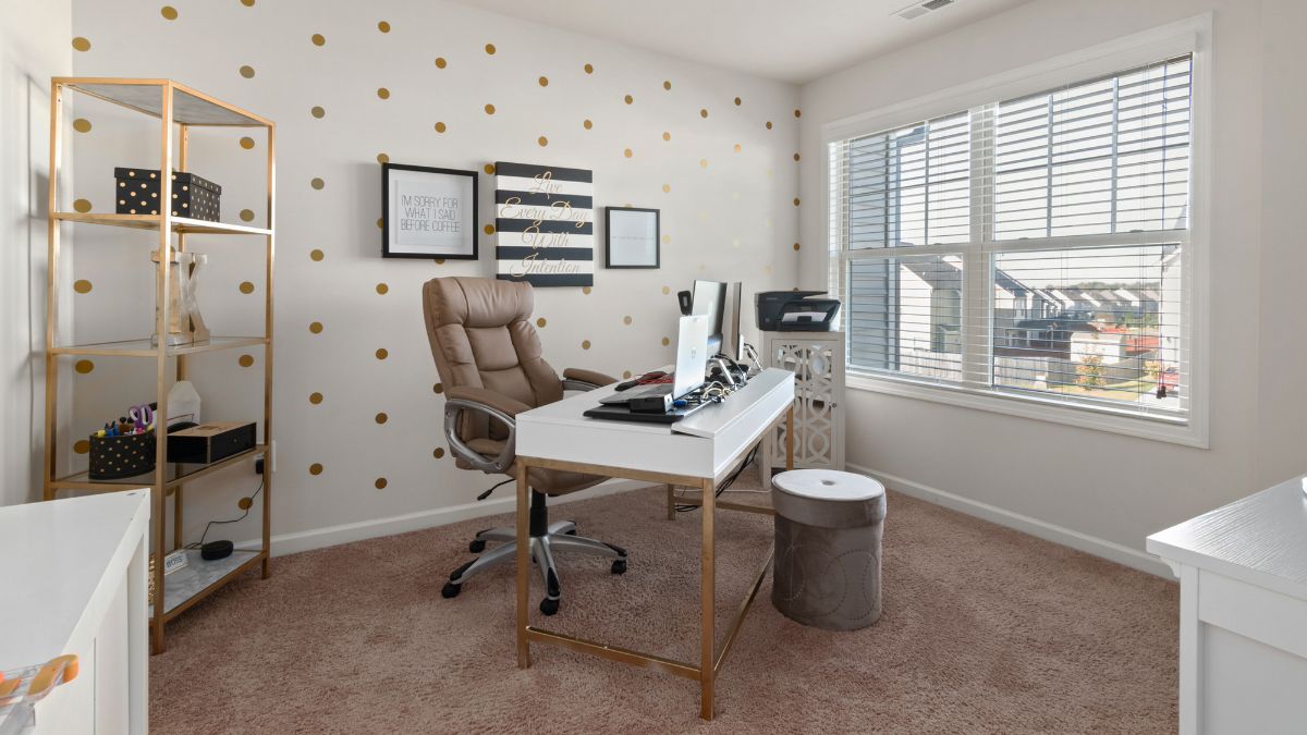 How to Decorate a Home Office Without Losing the "Professional" Vibe